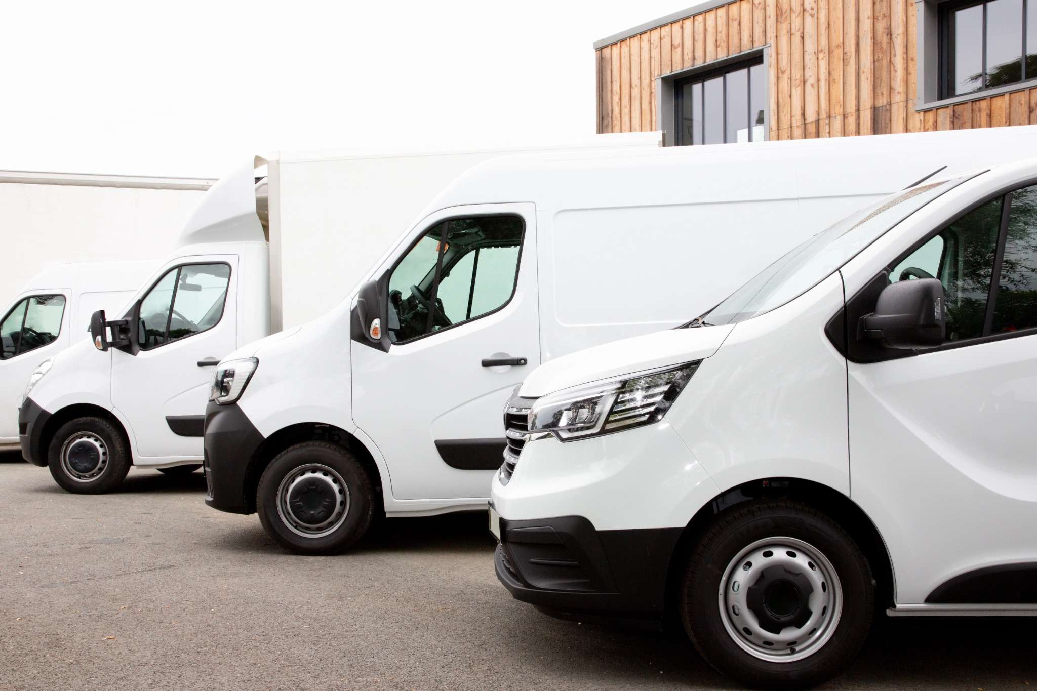 emergency-van-fleet-rapid-response-logistics-vehicles-uk